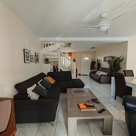La Maison De Begles Проживание в семье